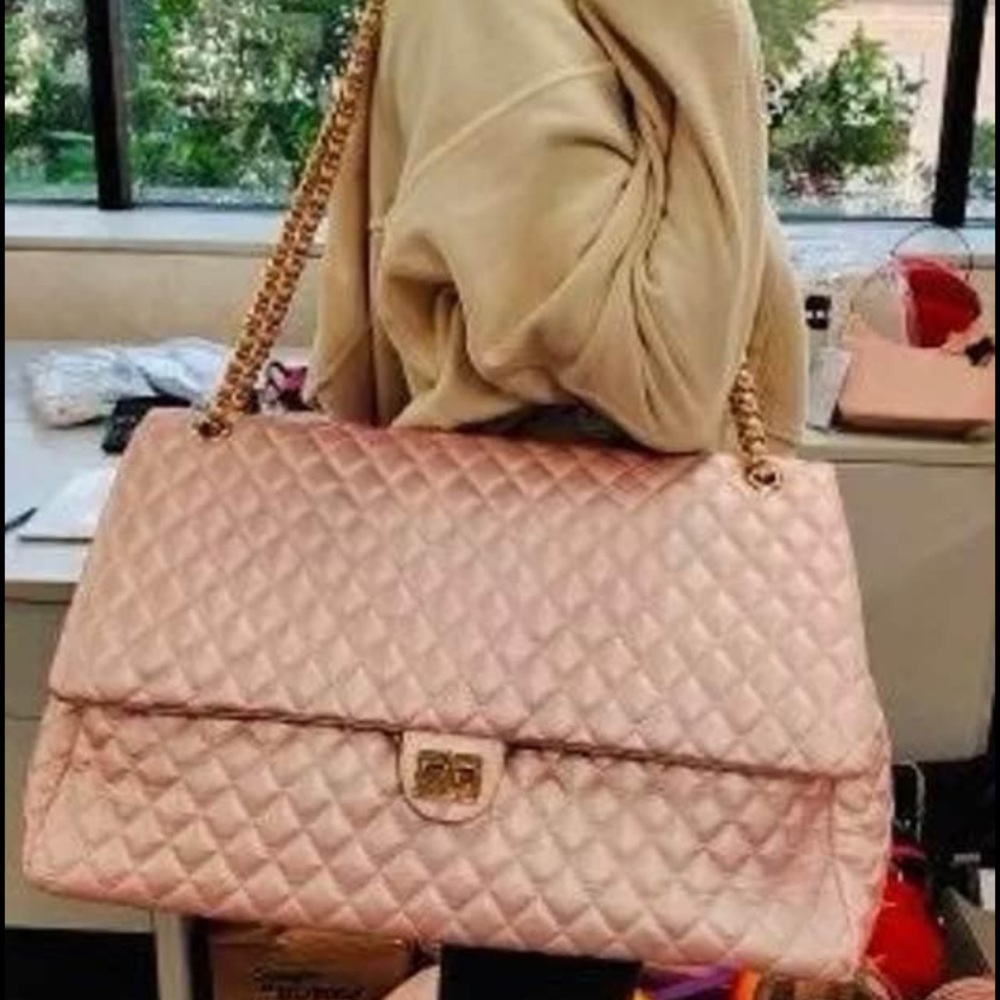 Elegant Pink Quilted Shoulder Bag
